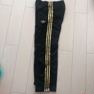 アディダス(adidas)のadidas ジャージ 下 黒 金   XS(カジュアルパンツ)