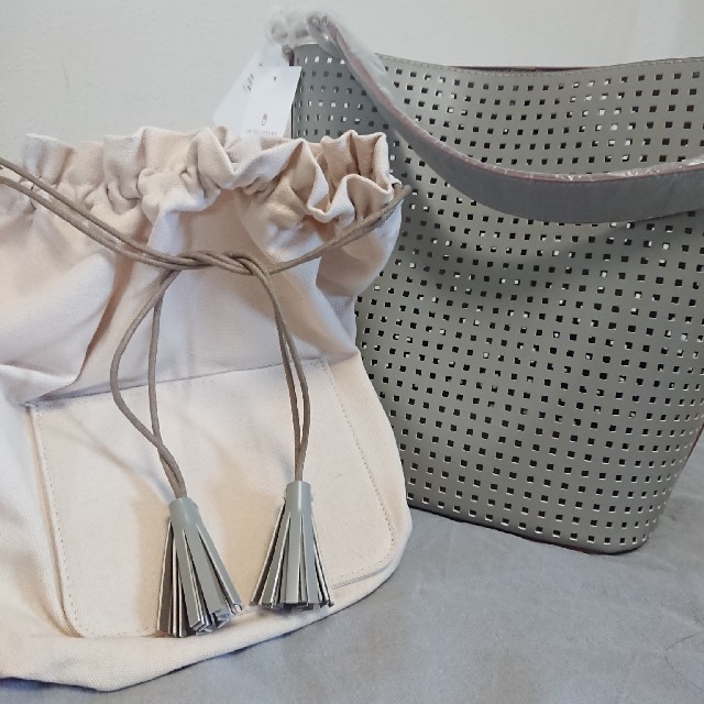 UNITED ARROWS(ユナイテッドアローズ)のUNITED ARROWS  巾着付トートバッグ レディースのバッグ(ショルダーバッグ)の商品写真