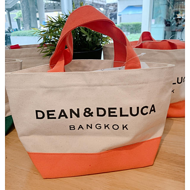 DEAN & DELUCA(ディーンアンドデルーカ)のDean&Deluca バンコク スモールサイズ トートバッグ コーラル 新作 レディースのバッグ(トートバッグ)の商品写真