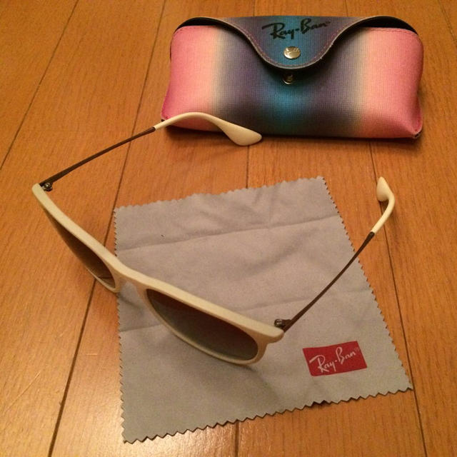 Ray-Ban(レイバン)のRay-Ban マットホワイト レディースのアクセサリー(その他)の商品写真