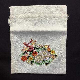 日本刺繍の巾着袋の通販 by Yomiko's shop｜ラクマ