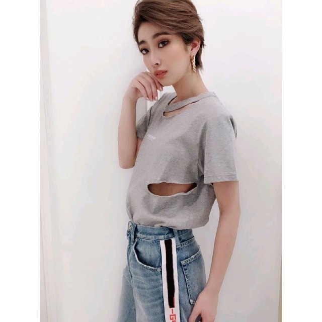 GYDA(ジェイダ)のGYDA ダメージ Tシャツ グレー レディースのトップス(Tシャツ(半袖/袖なし))の商品写真