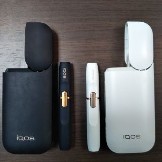 アイコス(IQOS)のIQOS 2.4Plusホルダー2個、IQOS旧型チャージャー2個 ジャンク扱い(タバコグッズ)