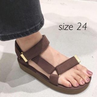 アパルトモンドゥーズィエムクラス(L'Appartement DEUXIEME CLASSE)の新品⭐️アパルトモン／SUICOKE Strap Sandal／スイコック／24(サンダル)