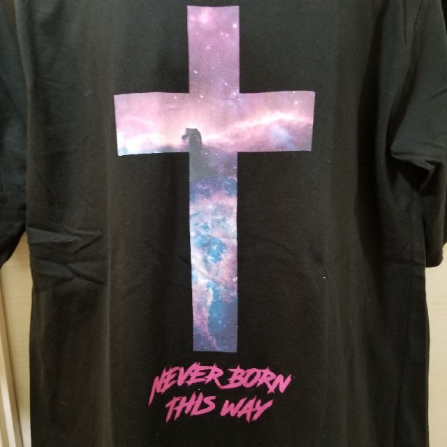 MILKBOY(ミルクボーイ)の夏物セール🍁MILKBOY 「NEVER BORN THIS WAY」クロス メンズのトップス(Tシャツ/カットソー(半袖/袖なし))の商品写真