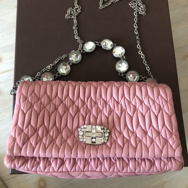 バッグmiumiu チェーンバッグ（正規品・美品）