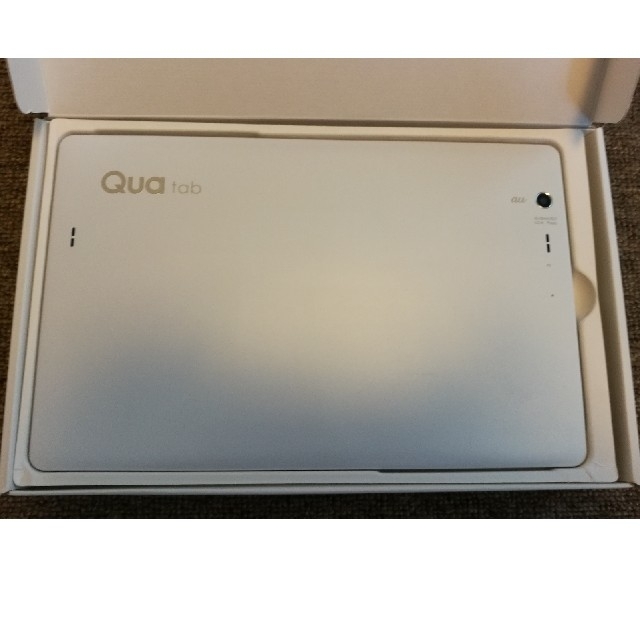 au(エーユー)のQua tab PZ ホワイト スマホ/家電/カメラのPC/タブレット(タブレット)の商品写真