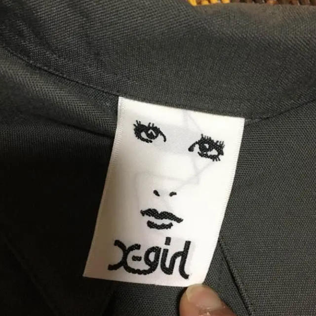 X-girl(エックスガール)のX-girl グレーシャツ レディースのトップス(シャツ/ブラウス(長袖/七分))の商品写真