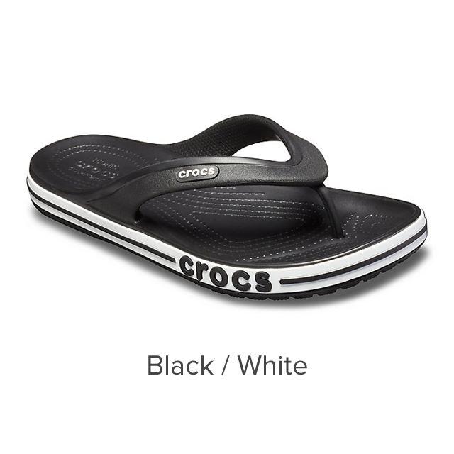 crocs(クロックス)の23cm クロックス バヤバンド フリップ Black/White M5W7 レディースの靴/シューズ(ビーチサンダル)の商品写真