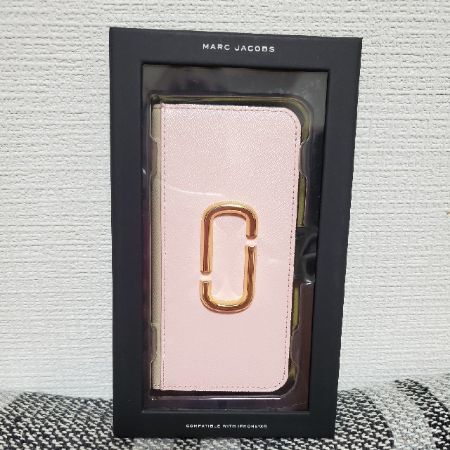 MARC JACOBS(マークジェイコブス)のマークジェイコブス iPhoneケース スマホ/家電/カメラのスマホアクセサリー(iPhoneケース)の商品写真