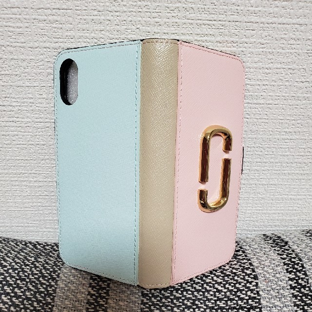 MARC JACOBS(マークジェイコブス)のマークジェイコブス iPhoneケース スマホ/家電/カメラのスマホアクセサリー(iPhoneケース)の商品写真