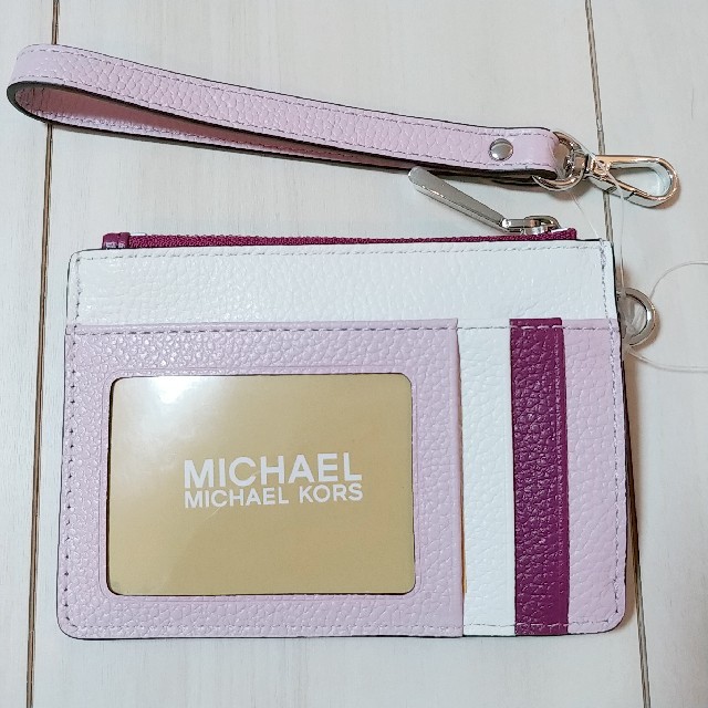 Michael Kors(マイケルコース)のマイケルコース キーリング付き パスケース　ピンク レディースのファッション小物(名刺入れ/定期入れ)の商品写真