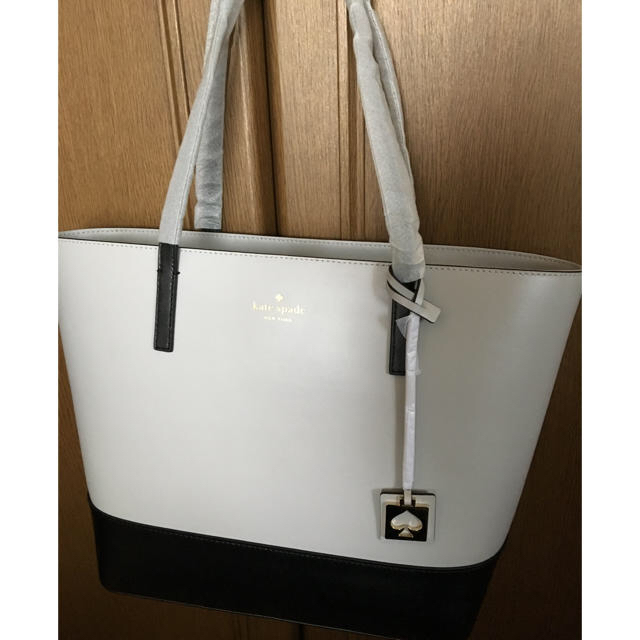 kate spade new york(ケイトスペードニューヨーク)の新品未使用〜ケイトスペード トートバッグ〜 レディースのバッグ(トートバッグ)の商品写真