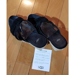 アグ(UGG)のアグ ＵＧＧ  ブラック サンダル ウエッジソール 美品(サンダル)