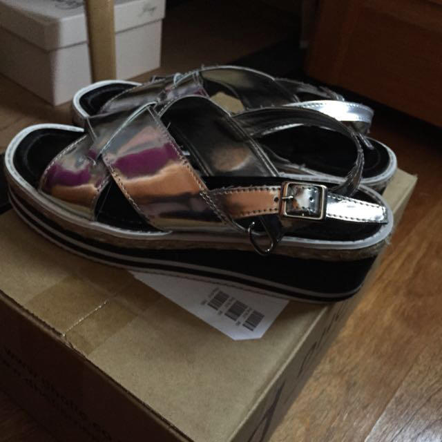 dholic(ディーホリック)のシルバーサンダル♡ レディースの靴/シューズ(サンダル)の商品写真