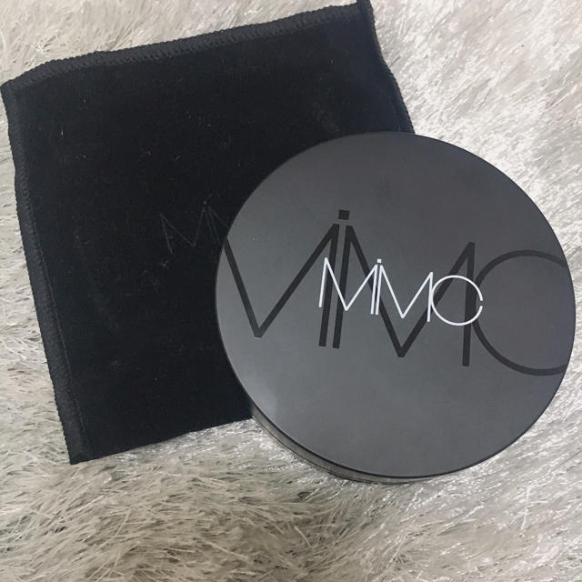 MiMC(エムアイエムシー)のMiMC ミネラルリキッドリーファンデーション 101 コスメ/美容のベースメイク/化粧品(ファンデーション)の商品写真