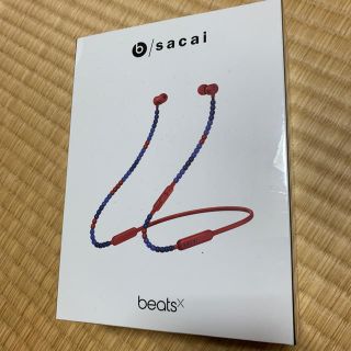 サカイ(sacai)のsacai x Beats BeatsX イヤフォン 青赤 国内正規品(ヘッドフォン/イヤフォン)