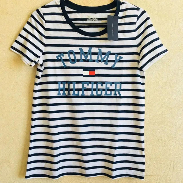 TOMMY HILFIGER(トミーヒルフィガー)の★Tommy Hilfiger DENIM レディースロゴプリントボーダー半袖T レディースのトップス(Tシャツ(半袖/袖なし))の商品写真