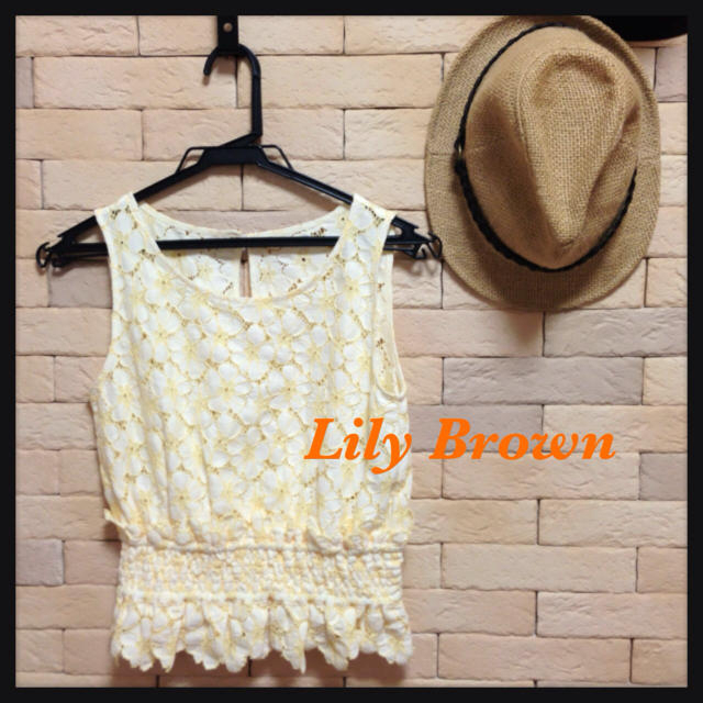 Lily Brown(リリーブラウン)のりりい様8/7までお取り置き♡ レディースのトップス(シャツ/ブラウス(半袖/袖なし))の商品写真