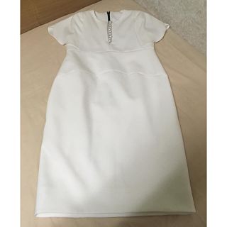 BARNEYS NEW YORK - ヨーコチャン ペタルスリーブパールドレス