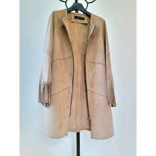 ザラ(ZARA)のZARA☆ノーカラースウェード調フリンジコート☆美品(ロングコート)