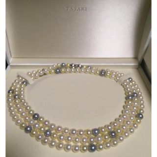 タサキ(TASAKI)の【美品】TASAKI田崎真珠ロングパールネックレス121cmマルチカラー(ネックレス)