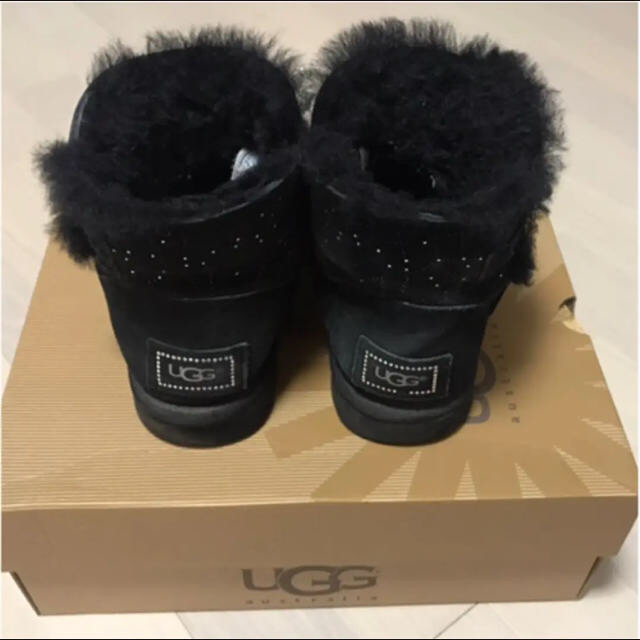 ブーツUGG・ベイリーボタン・本物