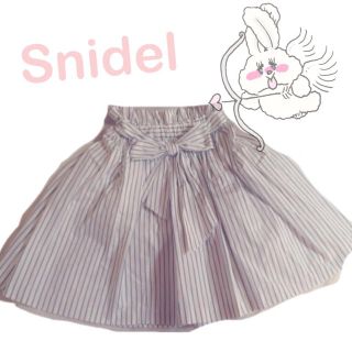 スナイデル(SNIDEL)のsnidel💟タフタミドルスカート(ひざ丈スカート)