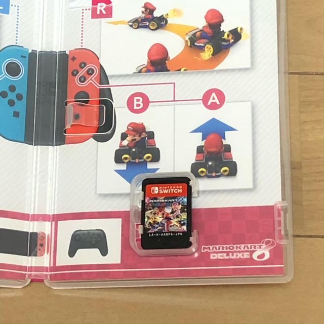 Nintendo Switch(ニンテンドースイッチ)のマリオカート8デラックス エンタメ/ホビーのゲームソフト/ゲーム機本体(家庭用ゲームソフト)の商品写真