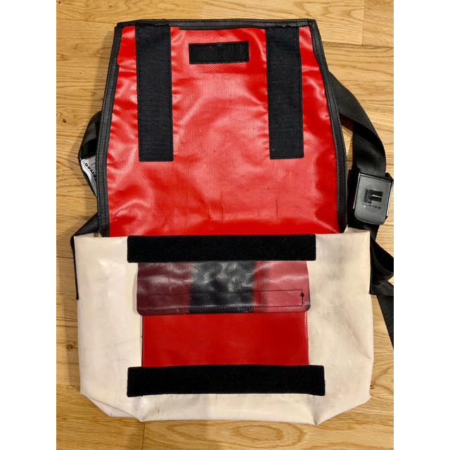 FREITAG(フライターグ)のFREITAG フライターグ F14 DEXTER デクスター 茶色 転写 メンズのバッグ(メッセンジャーバッグ)の商品写真