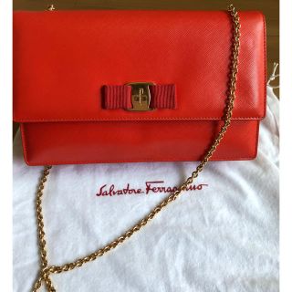 サルヴァトーレフェラガモ(Salvatore Ferragamo)の8/29まで限定お値下げ！フェラガモ  ♡ ヴァラ バッグ(ショルダーバッグ)