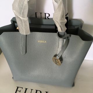 フルラ(Furla)の★新品 ギフト最適！可愛すぎるフルラ  トートバック サリーS グレーブルー！(トートバッグ)