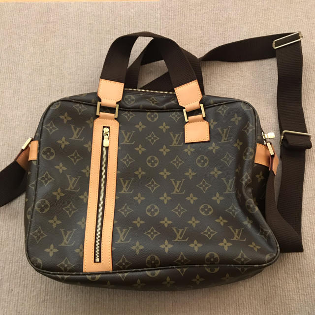 LOUIS VUITTON - ショルダーバッグ