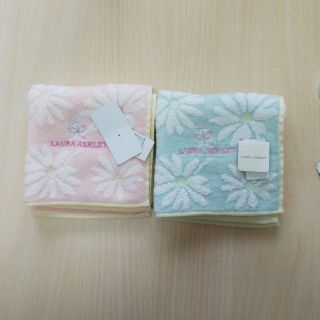 ローラアシュレイ(LAURA ASHLEY)のshiori様専用ローラアシュレイ タオルハンカチ 2枚 新品 ③(ハンカチ)