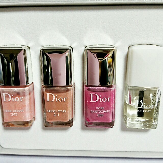 Dior(ディオール)のDior ﾈｲﾙ ｷｯﾄ コスメ/美容のネイル(ネイル用品)の商品写真