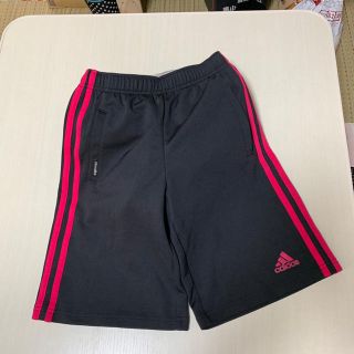 アディダス(adidas)の短パン(パンツ/スパッツ)