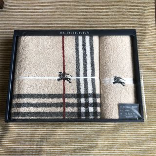 バーバリー(BURBERRY)の【新品未使用】BURBERRY バスタオル フェイスタオル(タオル/バス用品)