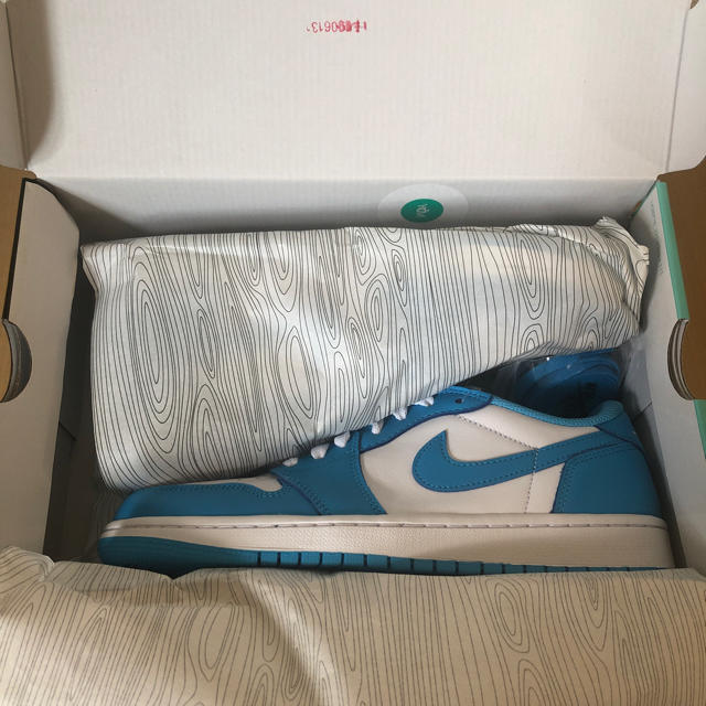 NIKE SB AIR JORDAN 1 LOW UNC