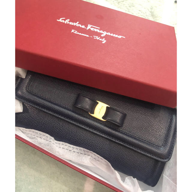 財布Salvatore Ferragamo フェラガモ 長財布 リボン ネイビー