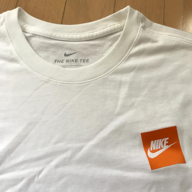 NIKE(ナイキ)のナイキJust Do It  ロングスリーブシャツ  Mサイズ　ホワイト メンズのトップス(Tシャツ/カットソー(七分/長袖))の商品写真