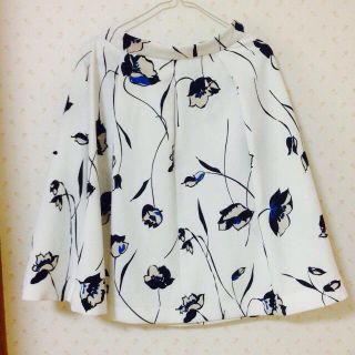 ザラ(ZARA)のZARA 完売 花柄スカート(ひざ丈スカート)