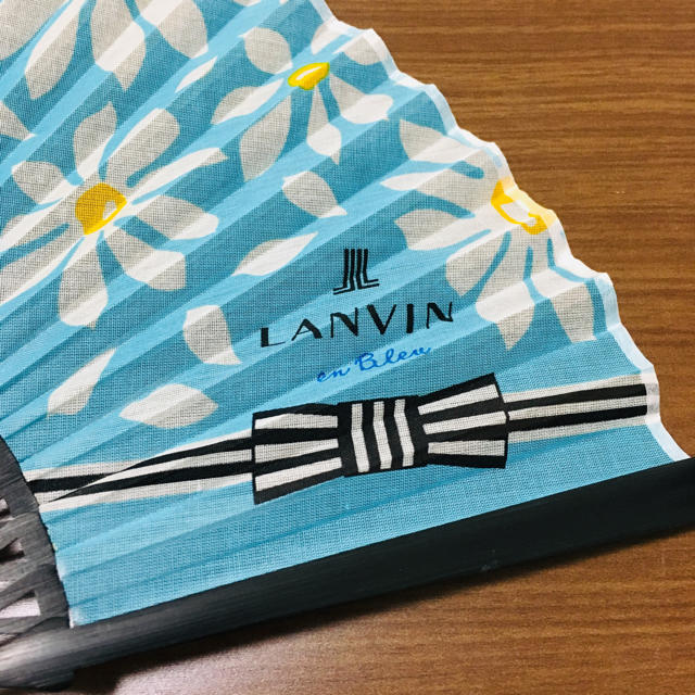 LANVIN en Bleu(ランバンオンブルー)のランバン オン ブルー扇子(水色×ネイビー) レディースのファッション小物(その他)の商品写真