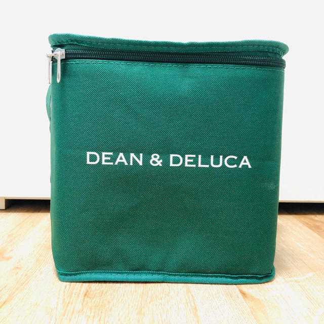 DEAN & DELUCA(ディーンアンドデルーカ)のDEAN&DELUCA 保冷バッグ Lサイズ インテリア/住まい/日用品のキッチン/食器(弁当用品)の商品写真