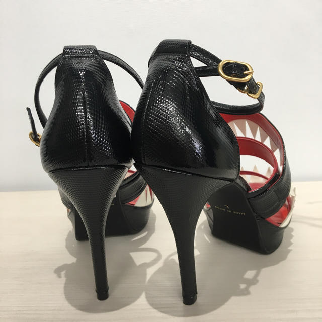 JEFFREY CAMPBELL(ジェフリーキャンベル)のシャークデザインヒール レディースの靴/シューズ(ハイヒール/パンプス)の商品写真