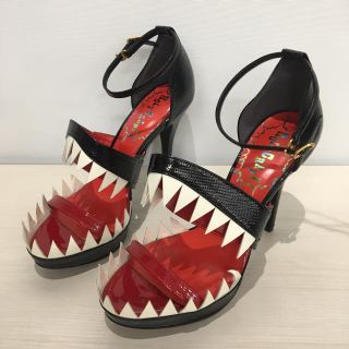 ジェフリーキャンベル(JEFFREY CAMPBELL)のシャークデザインヒール(ハイヒール/パンプス)