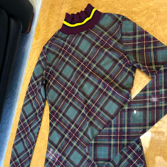 ゴルチエのトップスです 1
