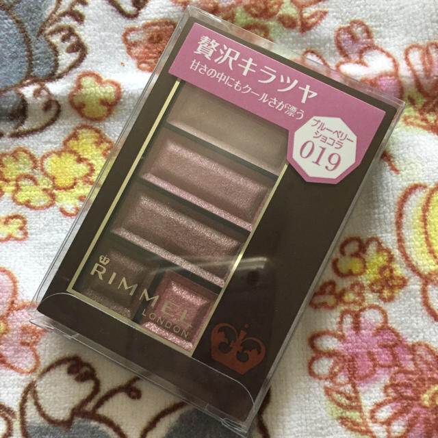 RIMMEL(リンメル)の新色！ リンメル ショコラスイート アイズ 019 ブルーベリーショコラ コスメ/美容のベースメイク/化粧品(アイシャドウ)の商品写真