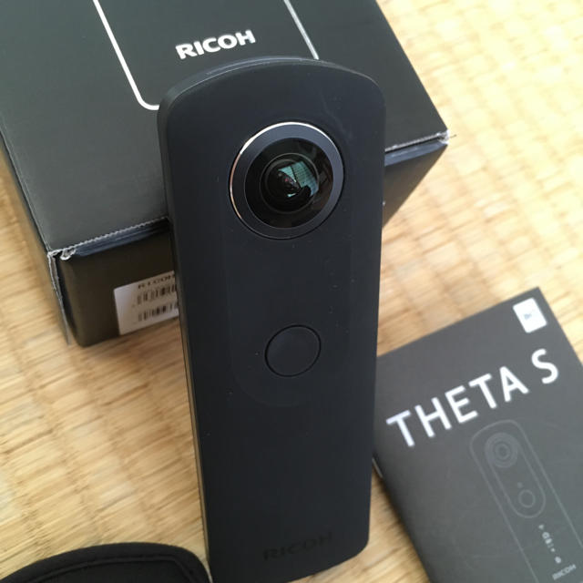 RICOH(リコー)のRICOH THETA S リコー シータ S スマホ/家電/カメラのカメラ(コンパクトデジタルカメラ)の商品写真