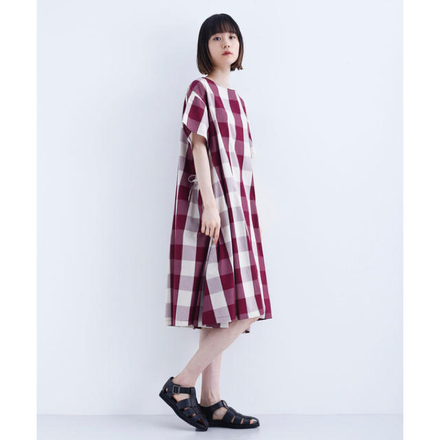 merlot(メルロー)の新品 未着用 MERLOT IKYU ブロックチェック柄ワンピース レディースのワンピース(ロングワンピース/マキシワンピース)の商品写真