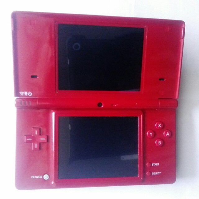 DSi エンタメ/ホビーのゲームソフト/ゲーム機本体(携帯用ゲーム機本体)の商品写真